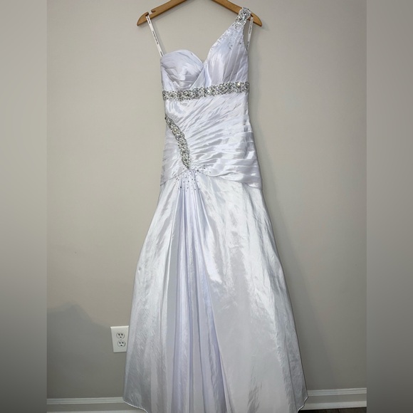 Tony Bowls Prom Gown White Beads Sequins Maxi Formal One Shoulder Dress Size 2 - Picture 1 of 16